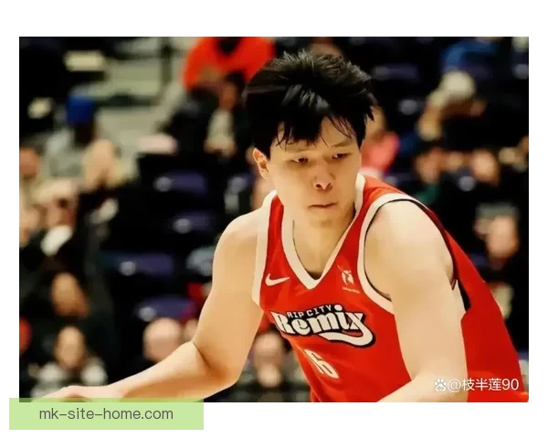 开拓者官方宣布召回杨瀚森晒全队合影告别赛季小杨缺席引发关注热